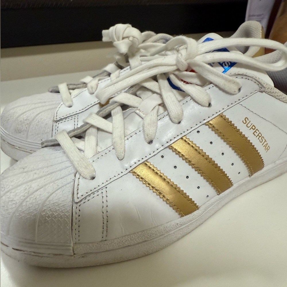 White Athletic Shoes with Red Insole